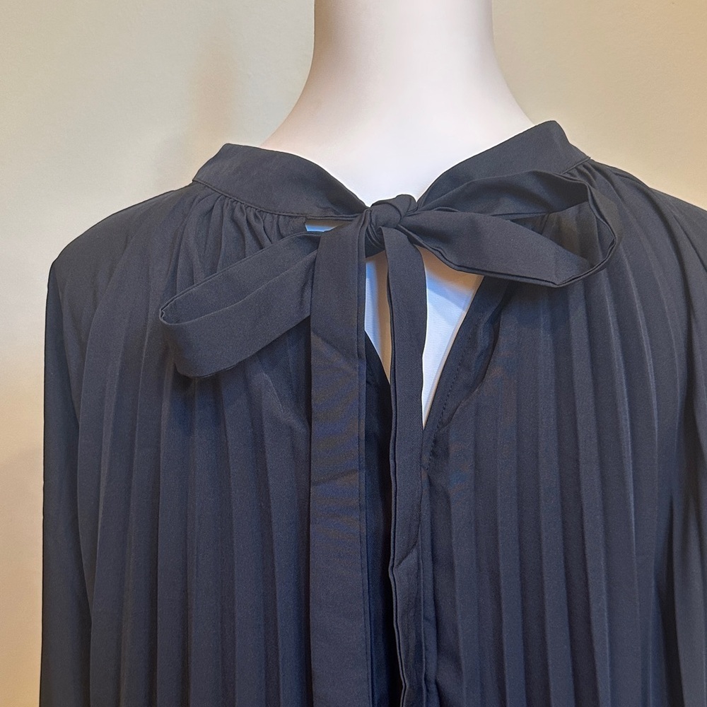Black Pleated Long Sleeve Mini Dress – Bow Tie Neck, Flowy A-Line, Size M - Picture 4 of 5